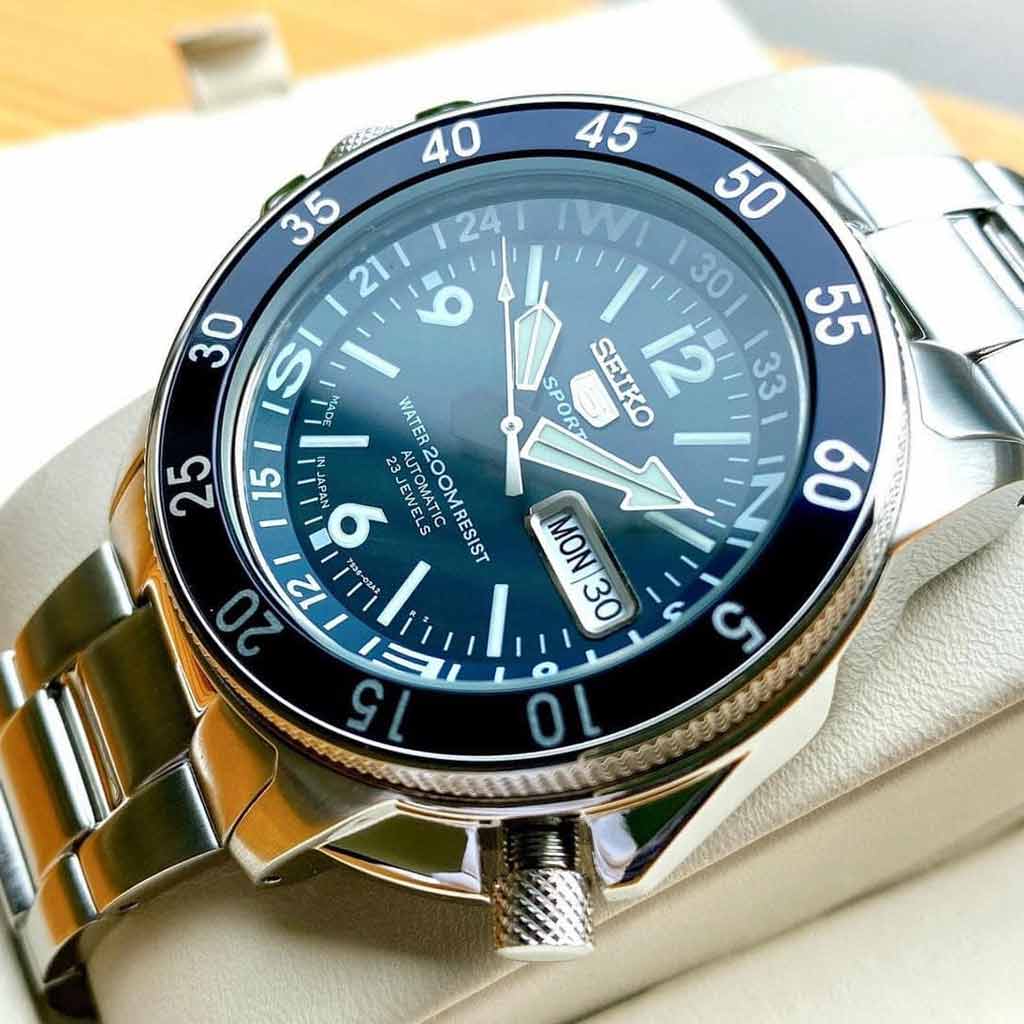 Đồng Hồ Nam Seiko 5 Sports SKZ209J1 Divers Day Date Authentic  