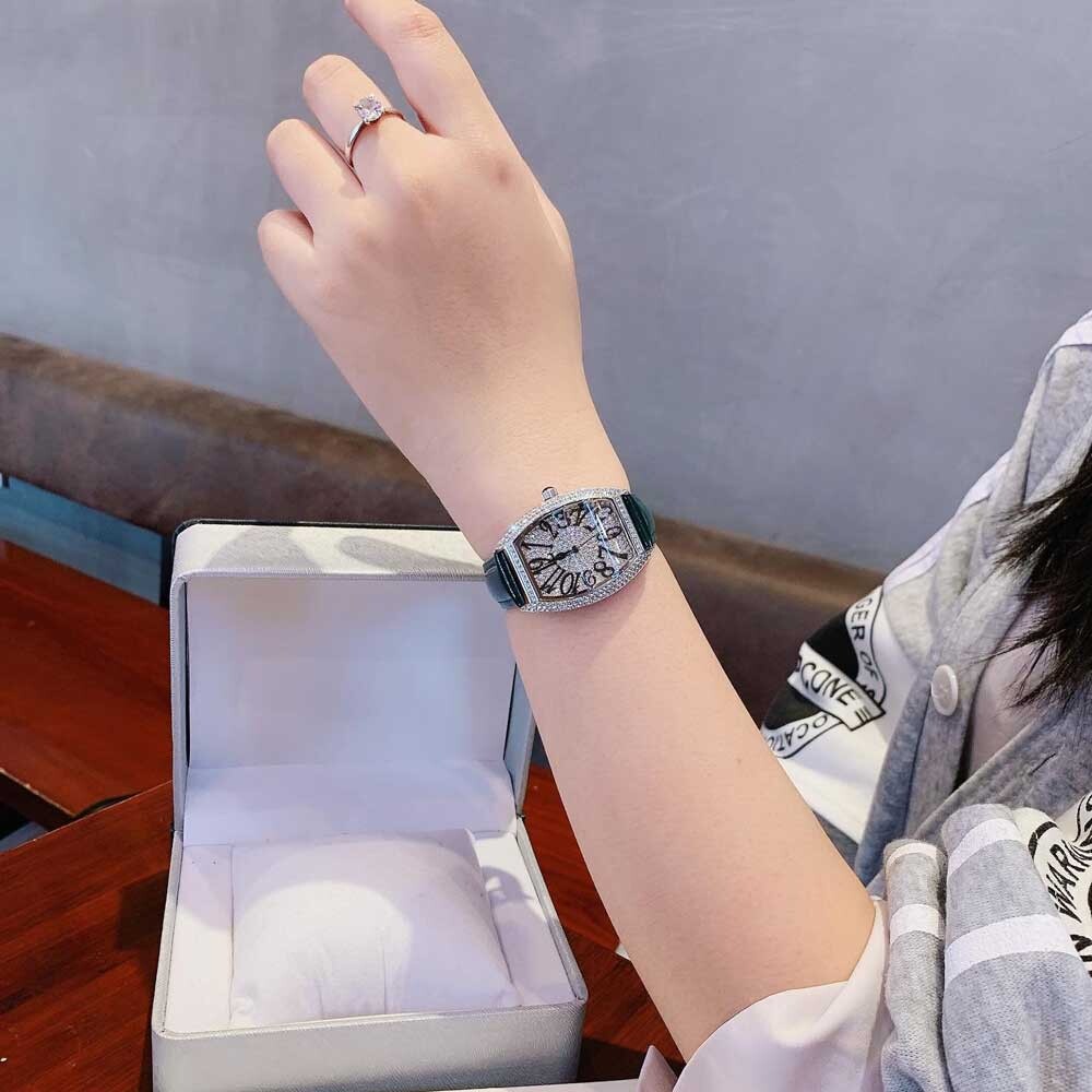 Đồng hồ Davena