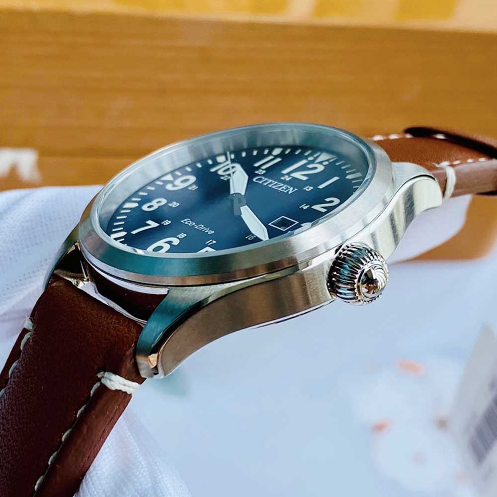 Đồng hồ mặt số xanh dây da nâu