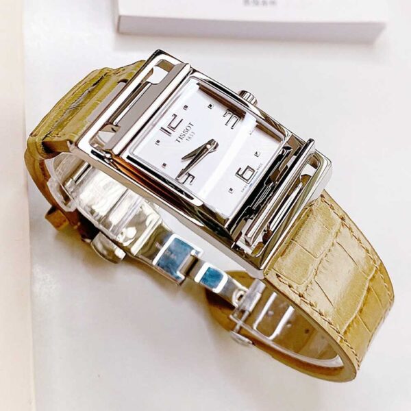 Đồng hồ nữ Tissot Dial Beige Leather T032.309.16.037.00 Dây Da Chính Hãng