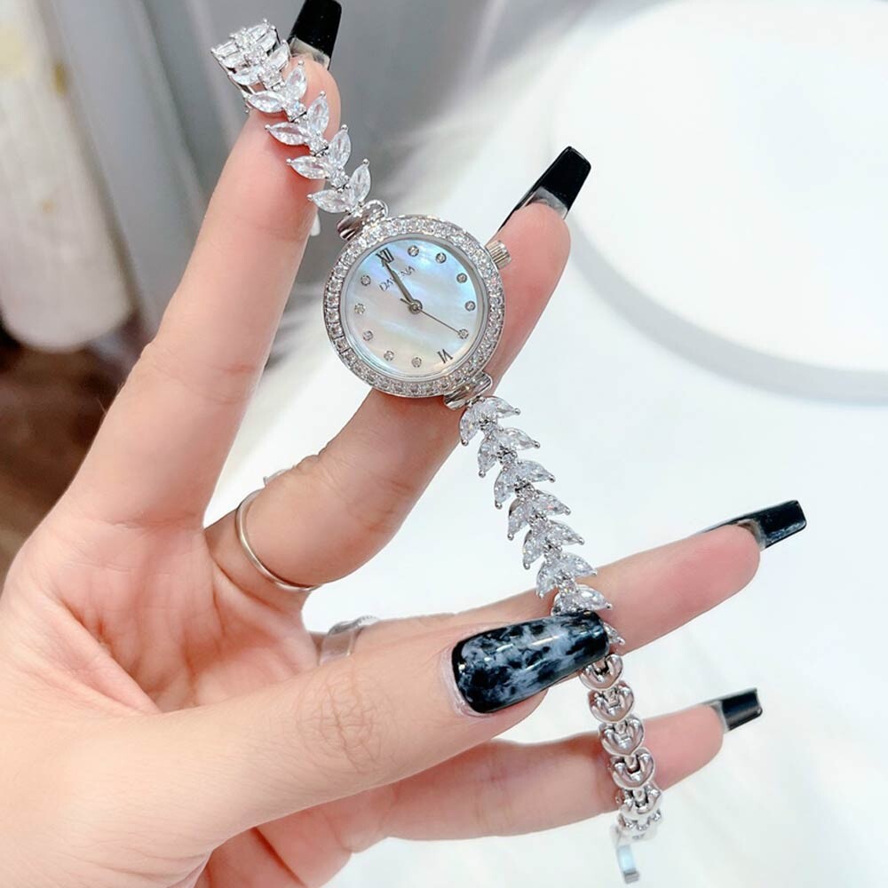 Đồng hồ Davena