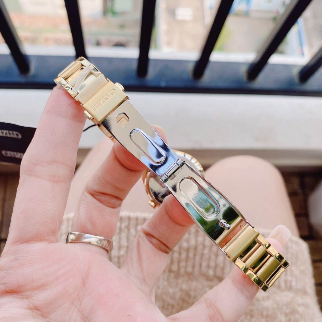 Đồng hồ Citizen EM0739 52W