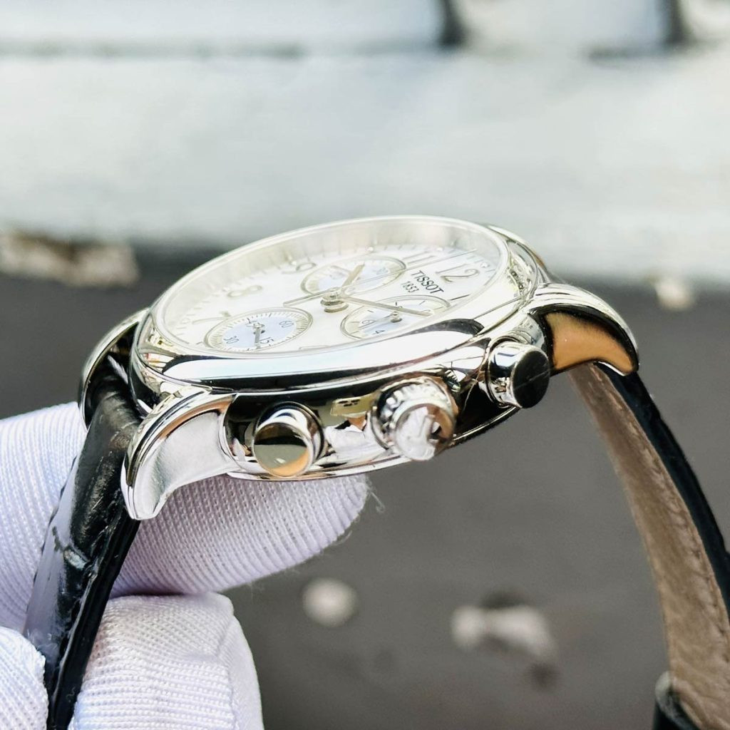 Đồng hồ Tissot T050 217 16 112