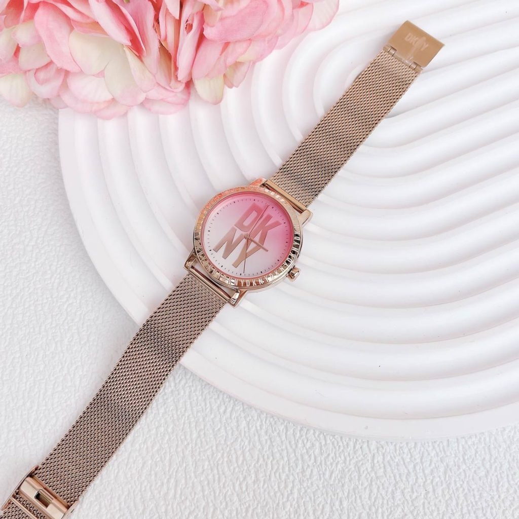 Đồng hồ Dkny