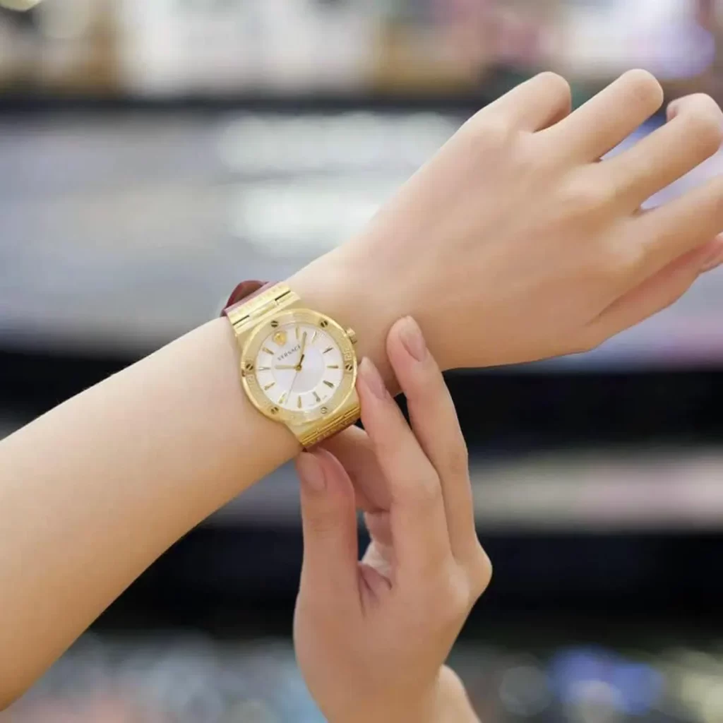 Đồng hồ Versace