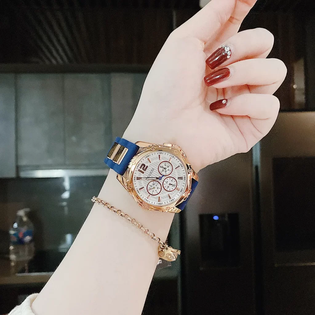 Guess (5)