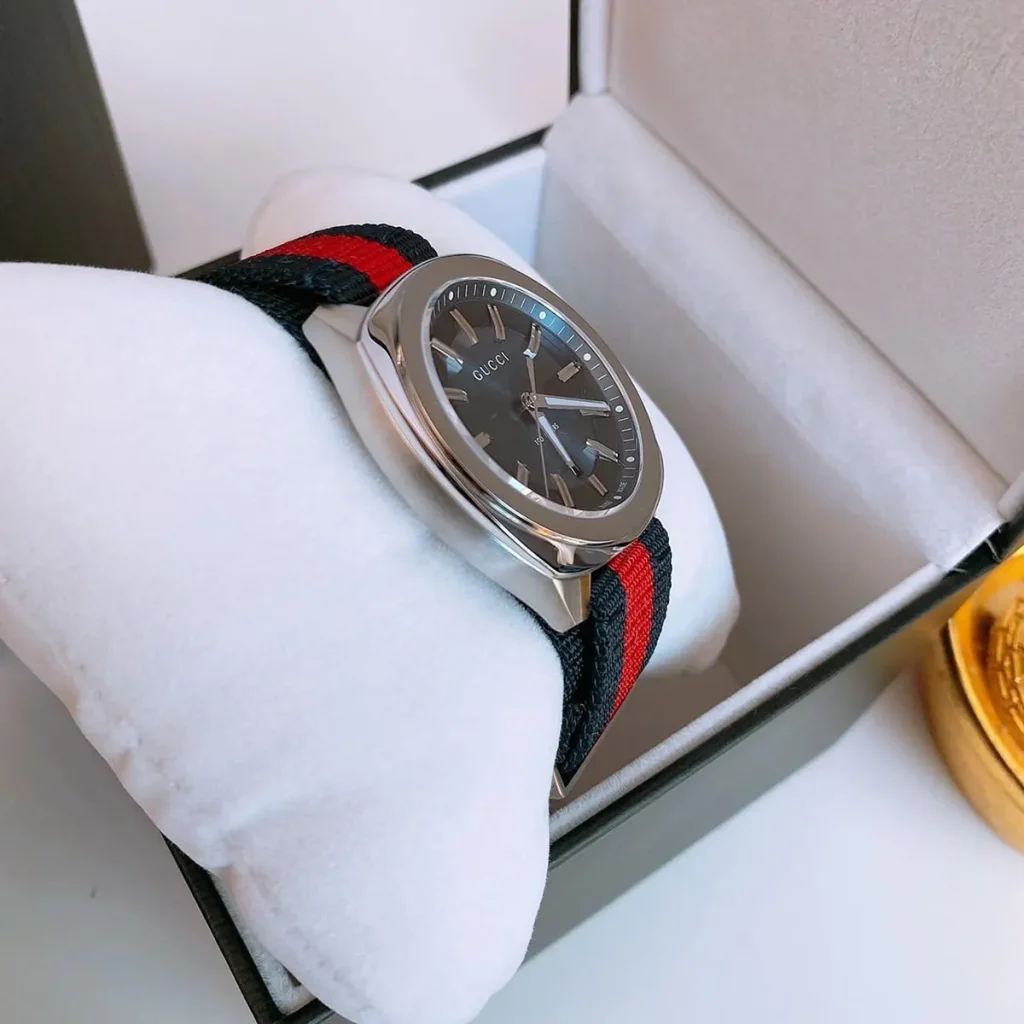 Gucci YA142304 (2)