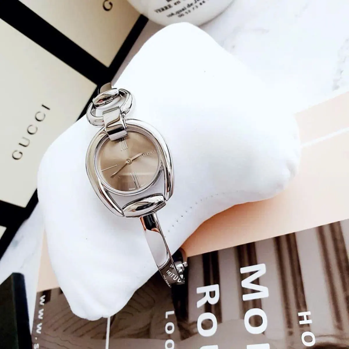 Gucci YA139501 (1)