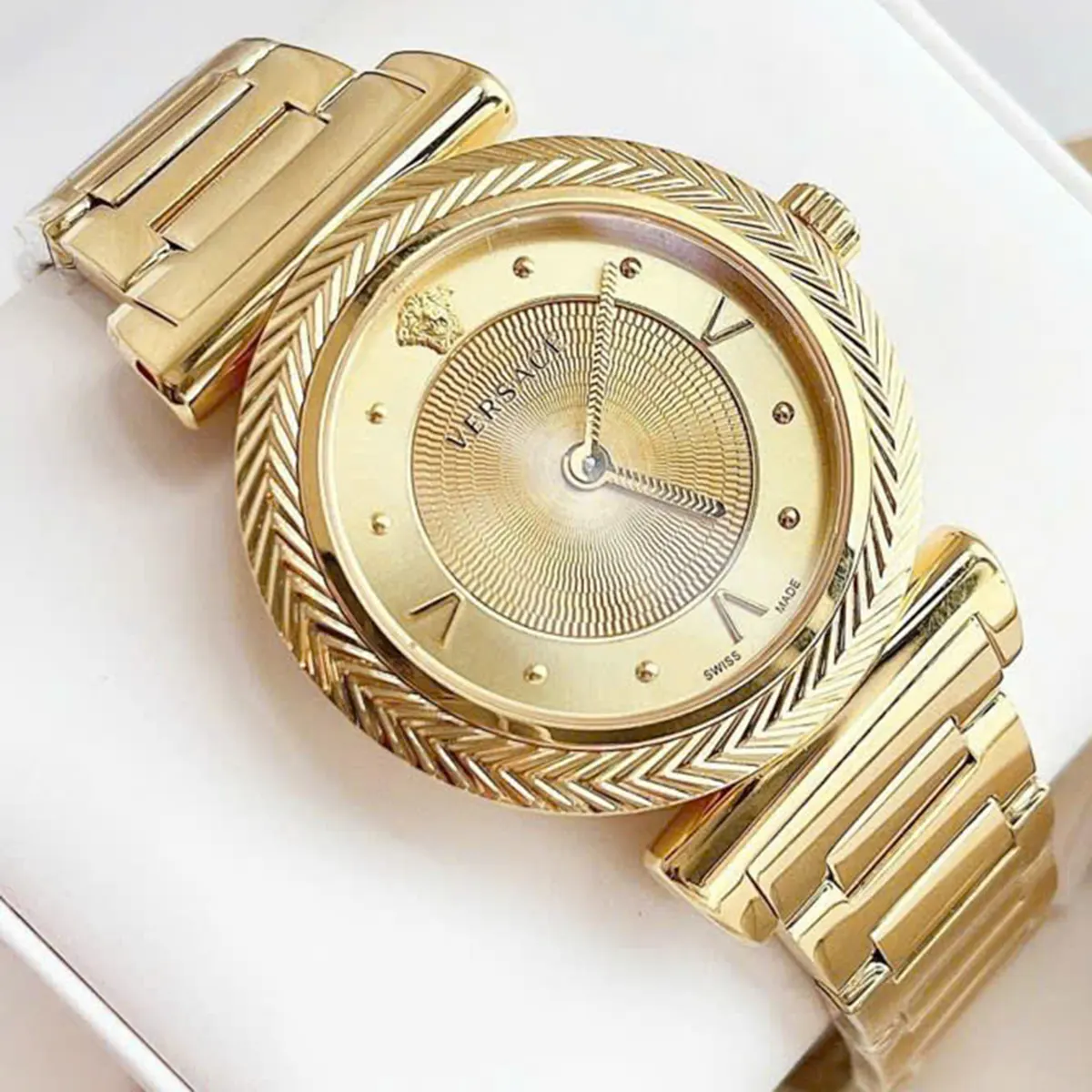 Versace V Motif Vintage Logo Gold Tone Ladies Watch VERE00618 (7)