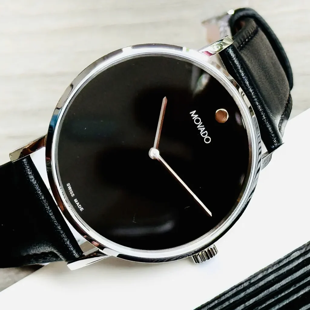 Movado Quartz 0607589 (2)